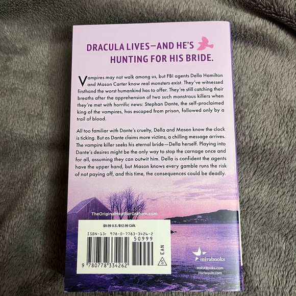 5 Paperbacks - Picture 4 of 10